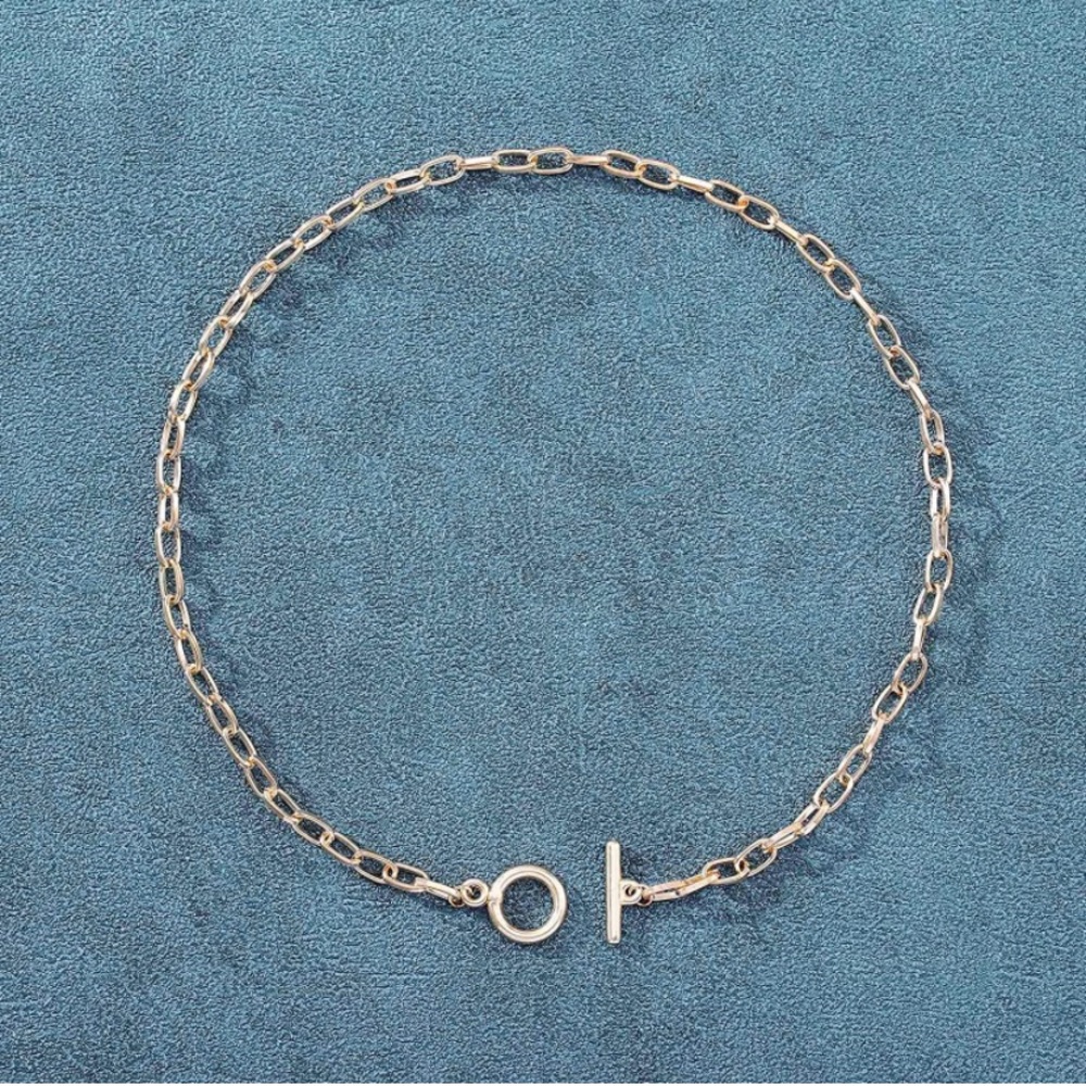 🧡🧡 NWT Paperclip Chain Minimalist Gold Toggle Necklace - Picture 2 of 5